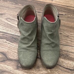 Sorel Olive Green Suede Ankle Booties